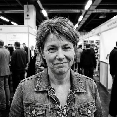 Importer at a trade fair